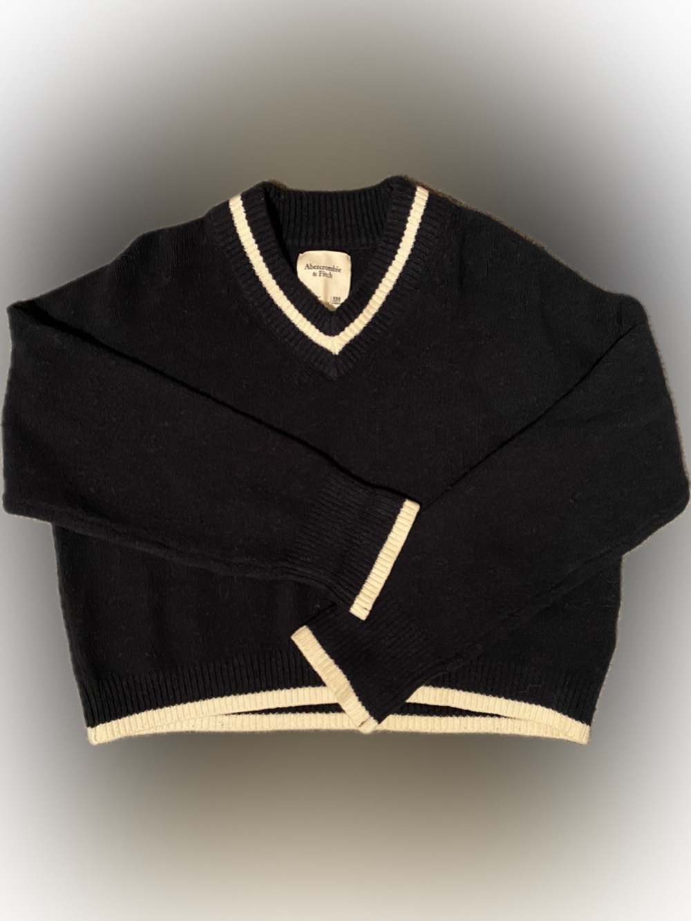 Abercrombie & Fitch - Oversized Cropped Navy Sweater with Cream Trim - Picture 2 of 4